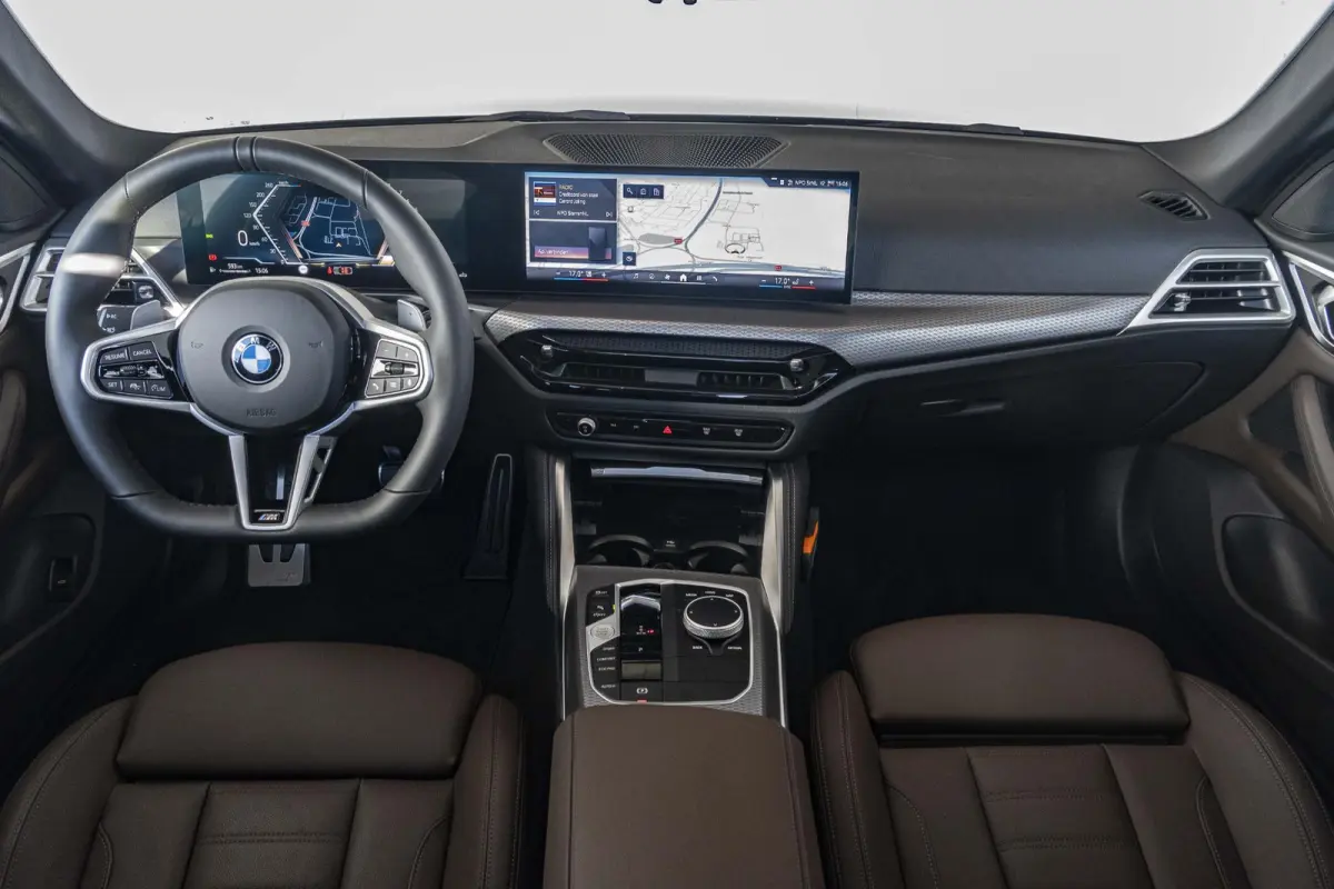 420i | M Sportpakket Pro | Comfort Access | 19 inch | HIFI | M Sportonderstel | Stuurwielrand verwarmd | Achteruitrijcamera