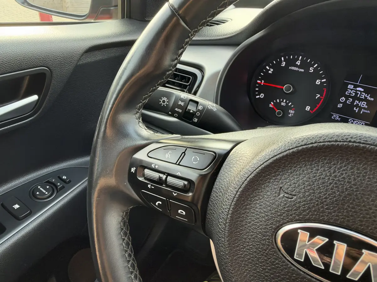 1.0 TGDI DynamicLine | Apple Carplay | Camera | Navigatie