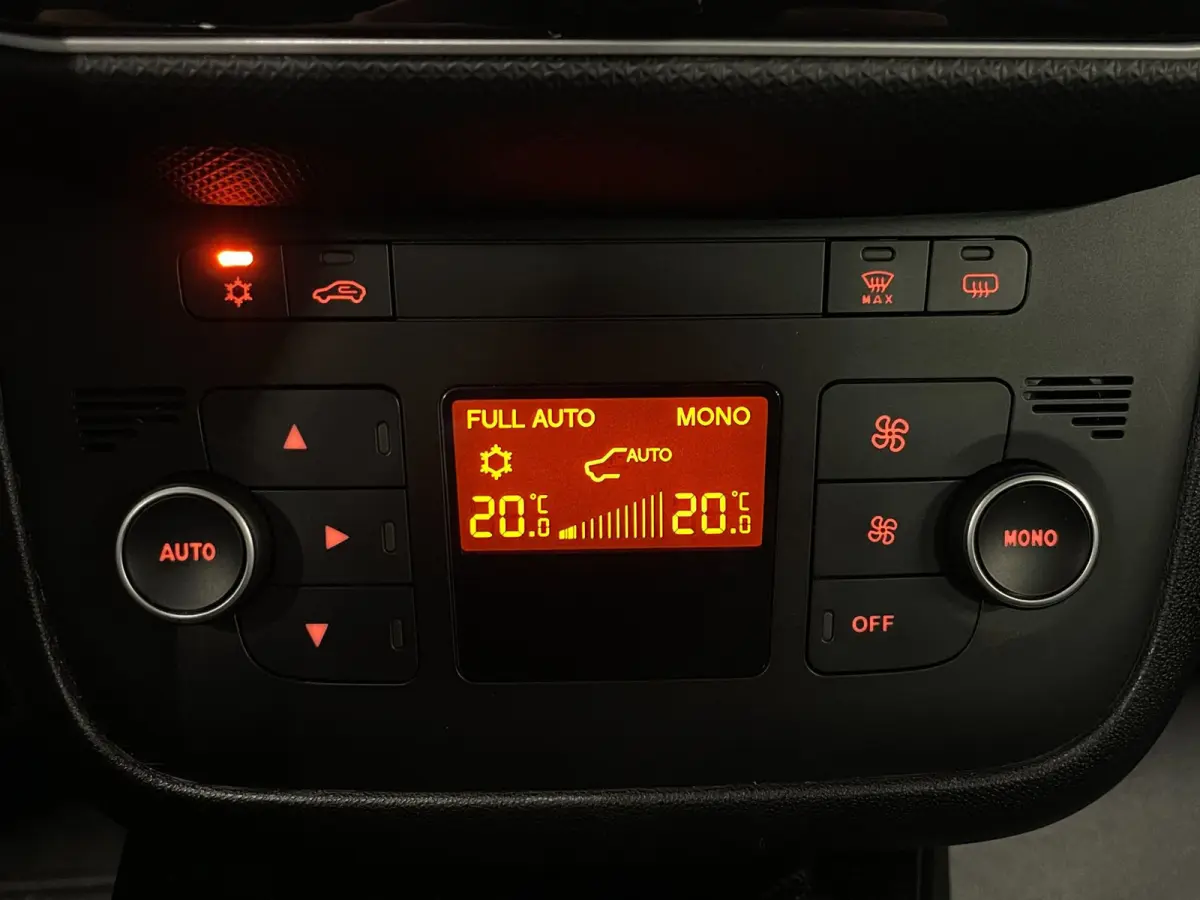 0.9 TwinAir Sempre|UNIEK, KMS NAP|NAVIGATIE|CRUISE CONTROL|CLIMATE CONTROL|PDC-A|NL-AUTO|NETTE AUTO|2E EIGENAAR|