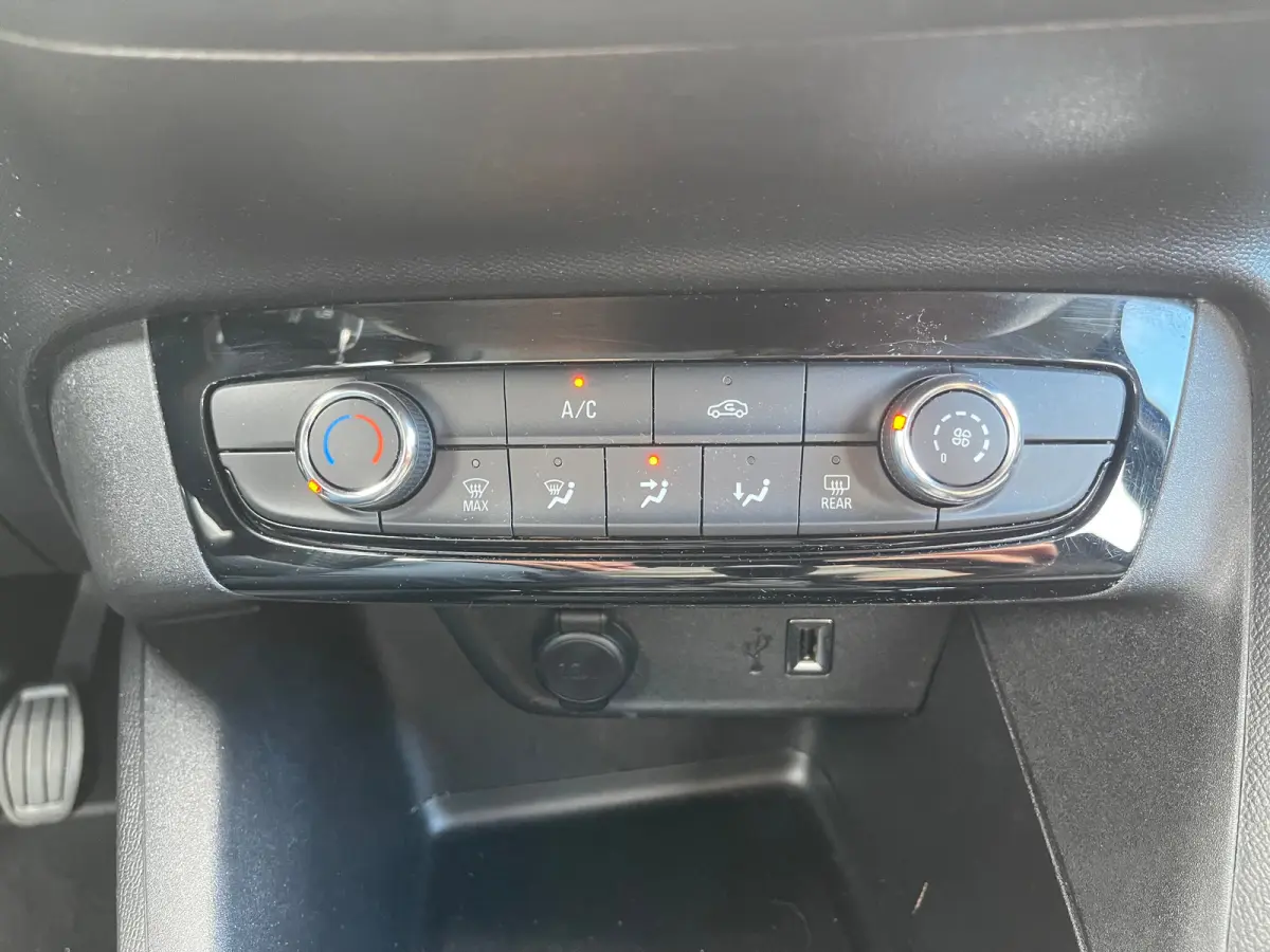 1.2 100PK Edition TREKHAAK| PARKEERSENSOR ACHTER| ELEKTRISCHE RAMEN| APPLE CARPLAY/ANDROID AUTO| CRUISE CONTROL| AIRCO