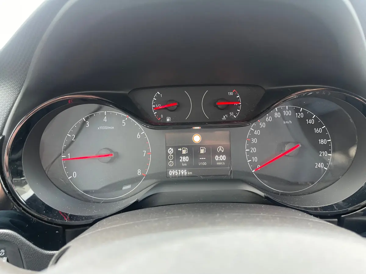 1.2 100PK Edition TREKHAAK| PARKEERSENSOR ACHTER| ELEKTRISCHE RAMEN| APPLE CARPLAY/ANDROID AUTO| CRUISE CONTROL| AIRCO