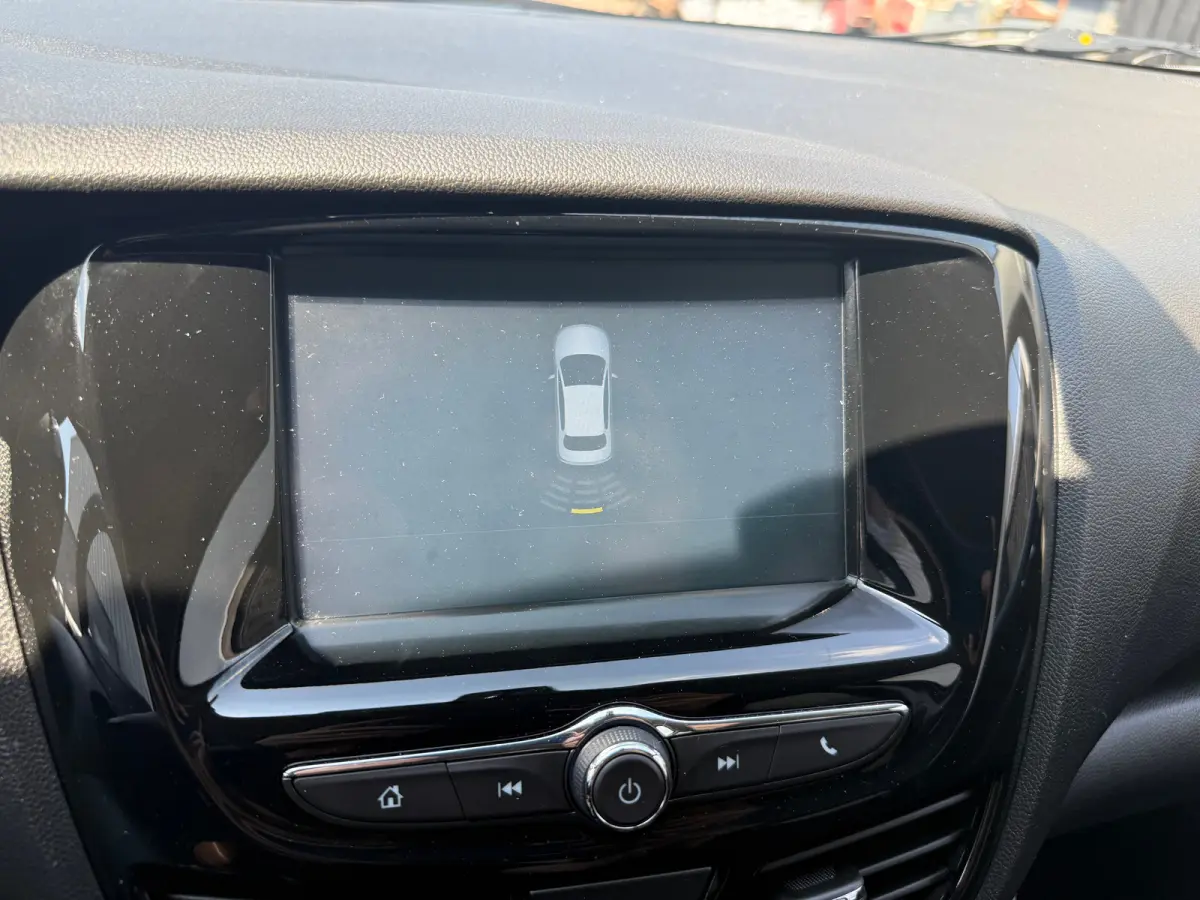 1.0 75PK Online Edition | PARKEERSENSOREN ACHTER| AIRCO| CRUISE CONTROL| DAB| NAVI| DAKRAILS| HOGE INSTAP
