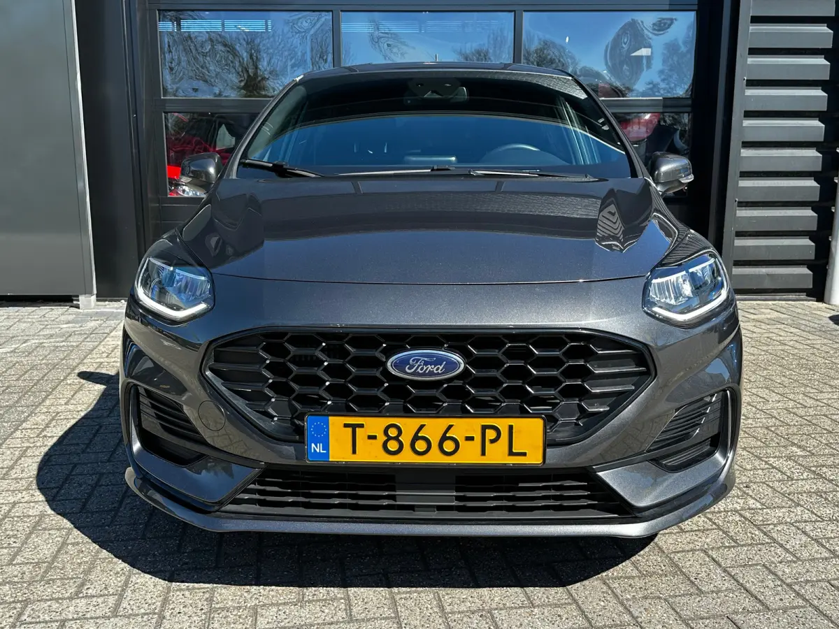 1.0 125 PK Hybrid ST-Line | STUUR, STOEL EN VOORRUITVERWARMING| KEYLESS ENTRY & START| ADAPTIEVE LED KOPLAMPEN| DAB| APPLE CARPLAY/ANDROID AUTO|