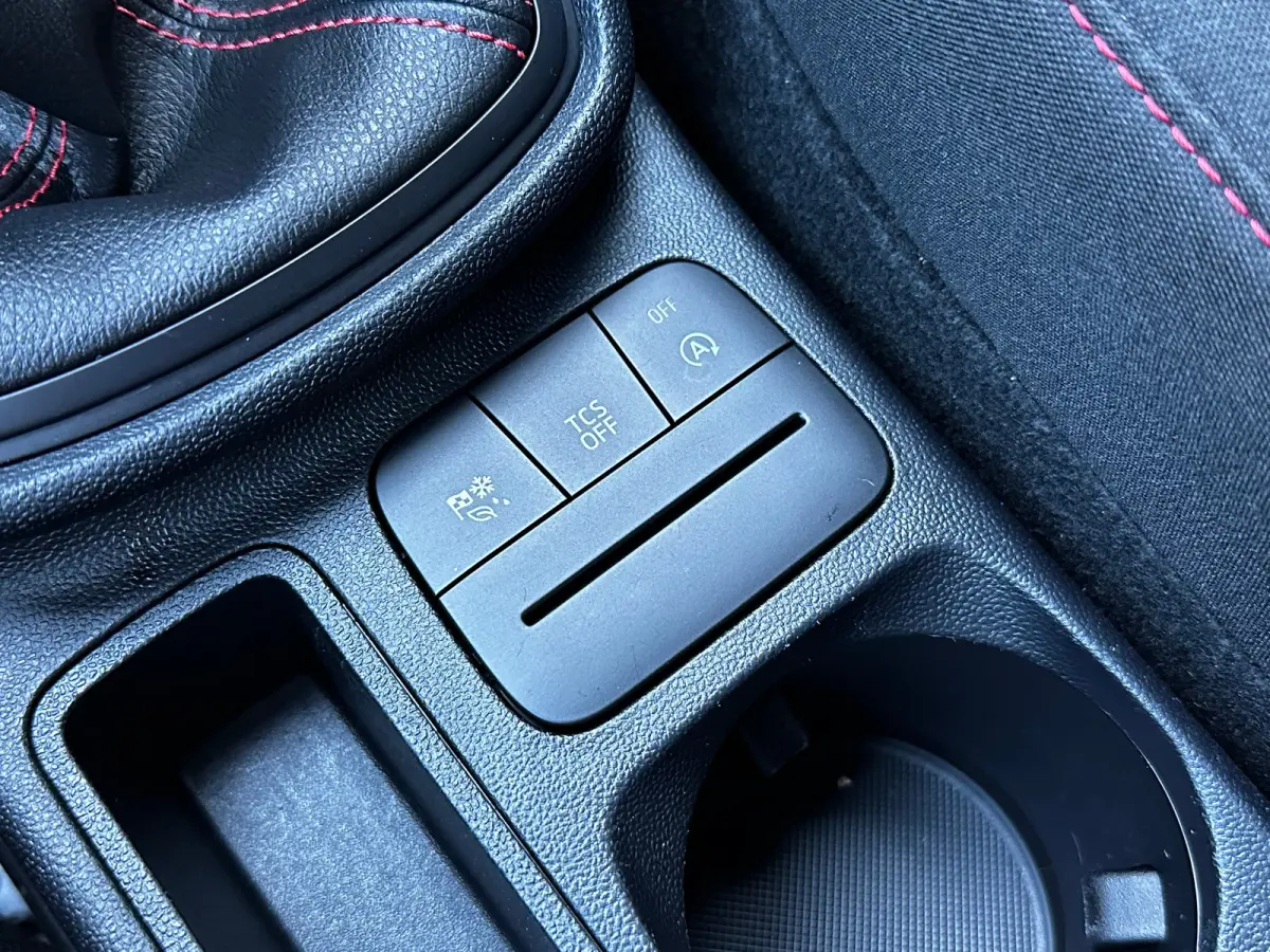 1.0 125 PK Hybrid ST-Line | STUUR, STOEL EN VOORRUITVERWARMING| KEYLESS ENTRY & START| ADAPTIEVE LED KOPLAMPEN| DAB| APPLE CARPLAY/ANDROID AUTO|