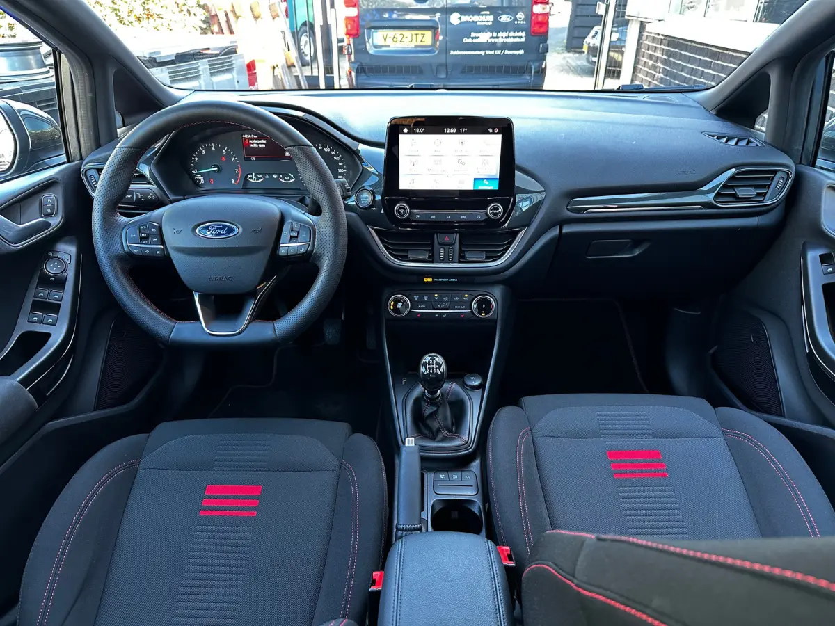 1.0 125 PK Hybrid ST-Line | STUUR, STOEL EN VOORRUITVERWARMING| KEYLESS ENTRY & START| ADAPTIEVE LED KOPLAMPEN| DAB| APPLE CARPLAY/ANDROID AUTO|