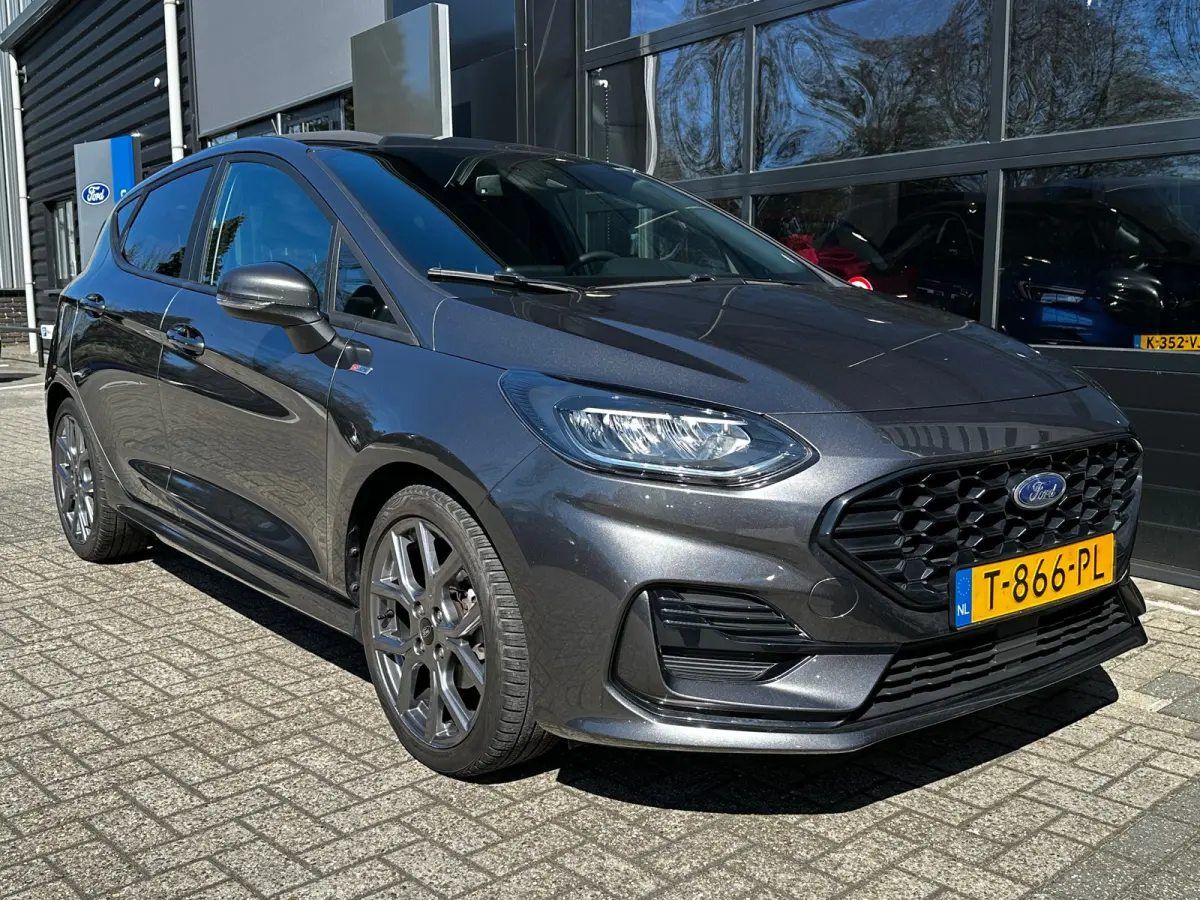 1.0 125 PK Hybrid ST-Line | STUUR, STOEL EN VOORRUITVERWARMING| KEYLESS ENTRY & START| ADAPTIEVE LED KOPLAMPEN| DAB| APPLE CARPLAY/ANDROID AUTO|