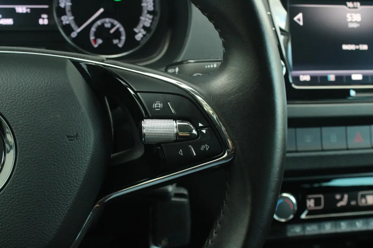 1.0 95pk TSI DSG Ambition | Cruise Control | Climate Control | DAB+ | Apple CarPlay / Android Auto