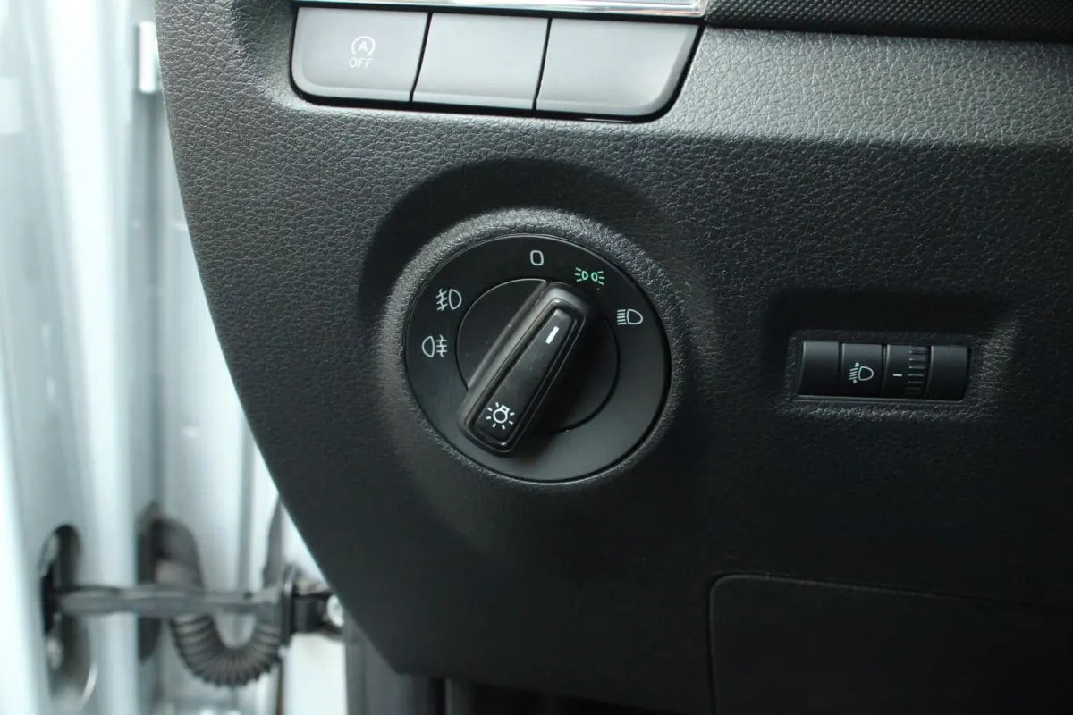 1.0 95pk TSI DSG Ambition | Cruise Control | Climate Control | DAB+ | Apple CarPlay / Android Auto