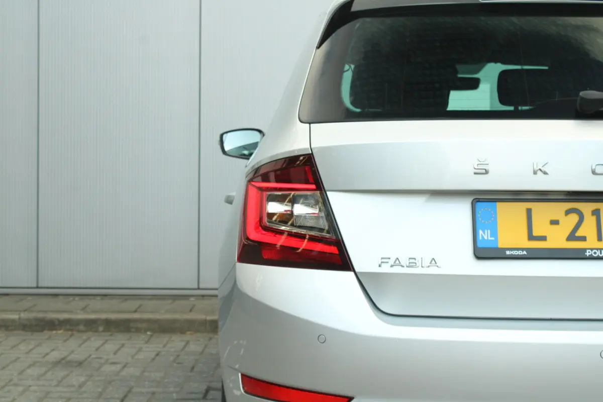 1.0 95pk TSI DSG Ambition | Cruise Control | Climate Control | DAB+ | Apple CarPlay / Android Auto