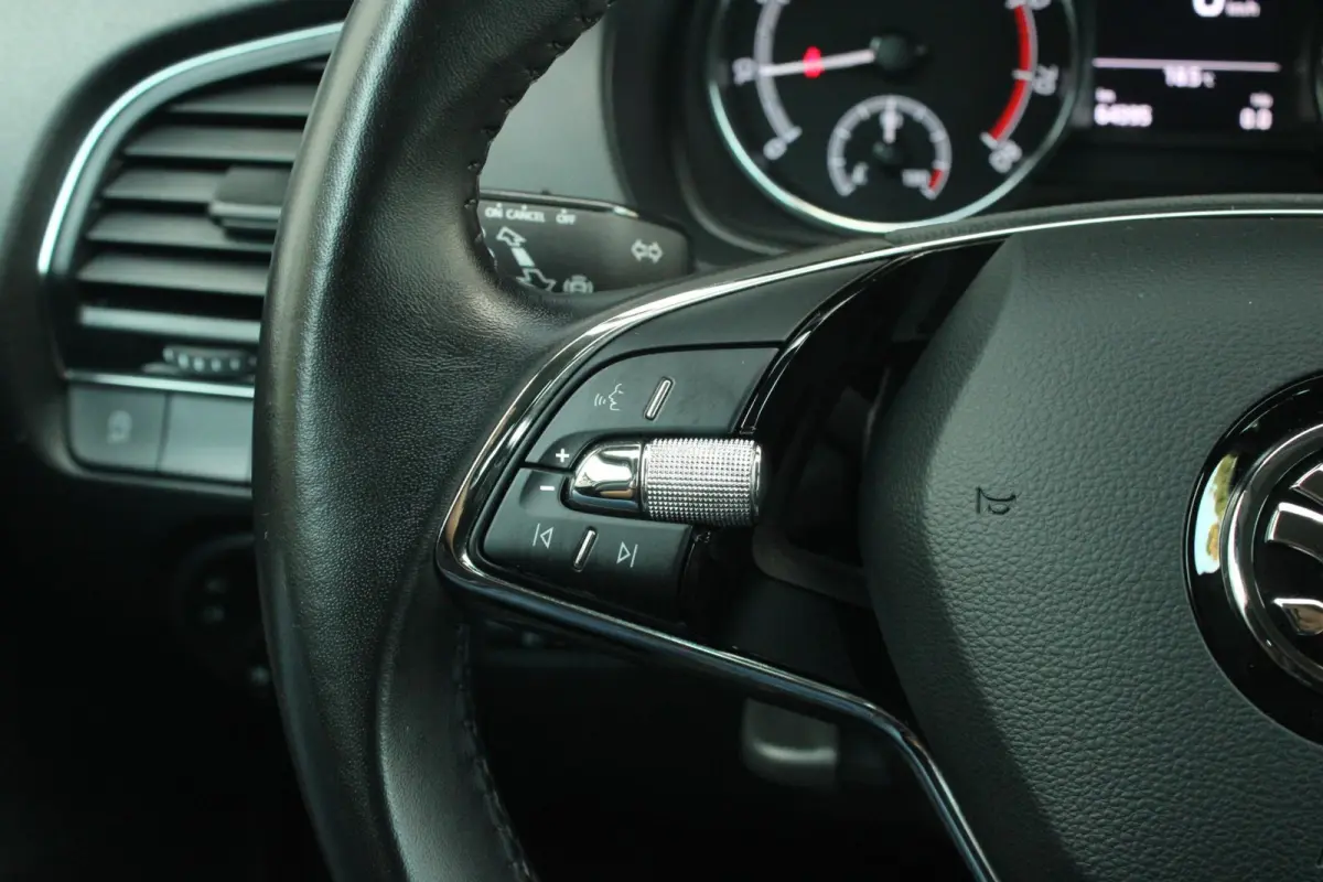 1.0 95pk TSI DSG Ambition | Cruise Control | Climate Control | DAB+ | Apple CarPlay / Android Auto