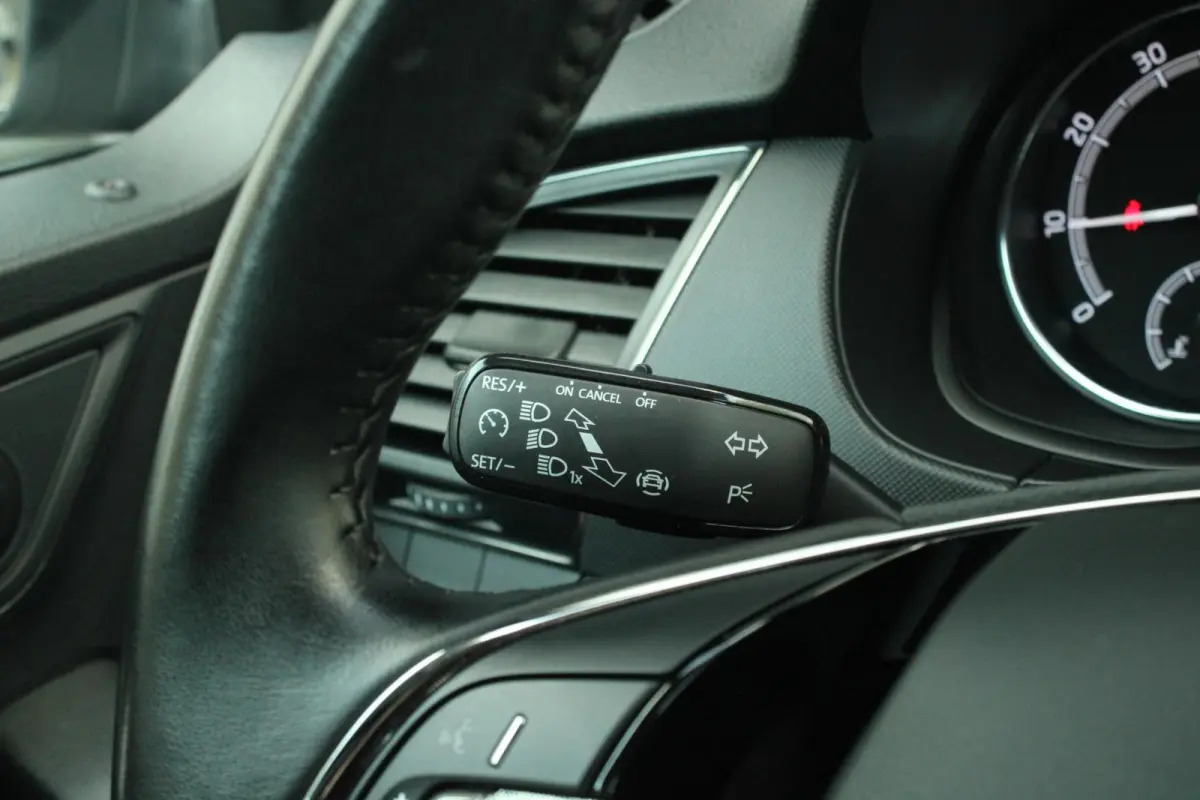 1.0 95pk TSI DSG Ambition | Cruise Control | Climate Control | DAB+ | Apple CarPlay / Android Auto