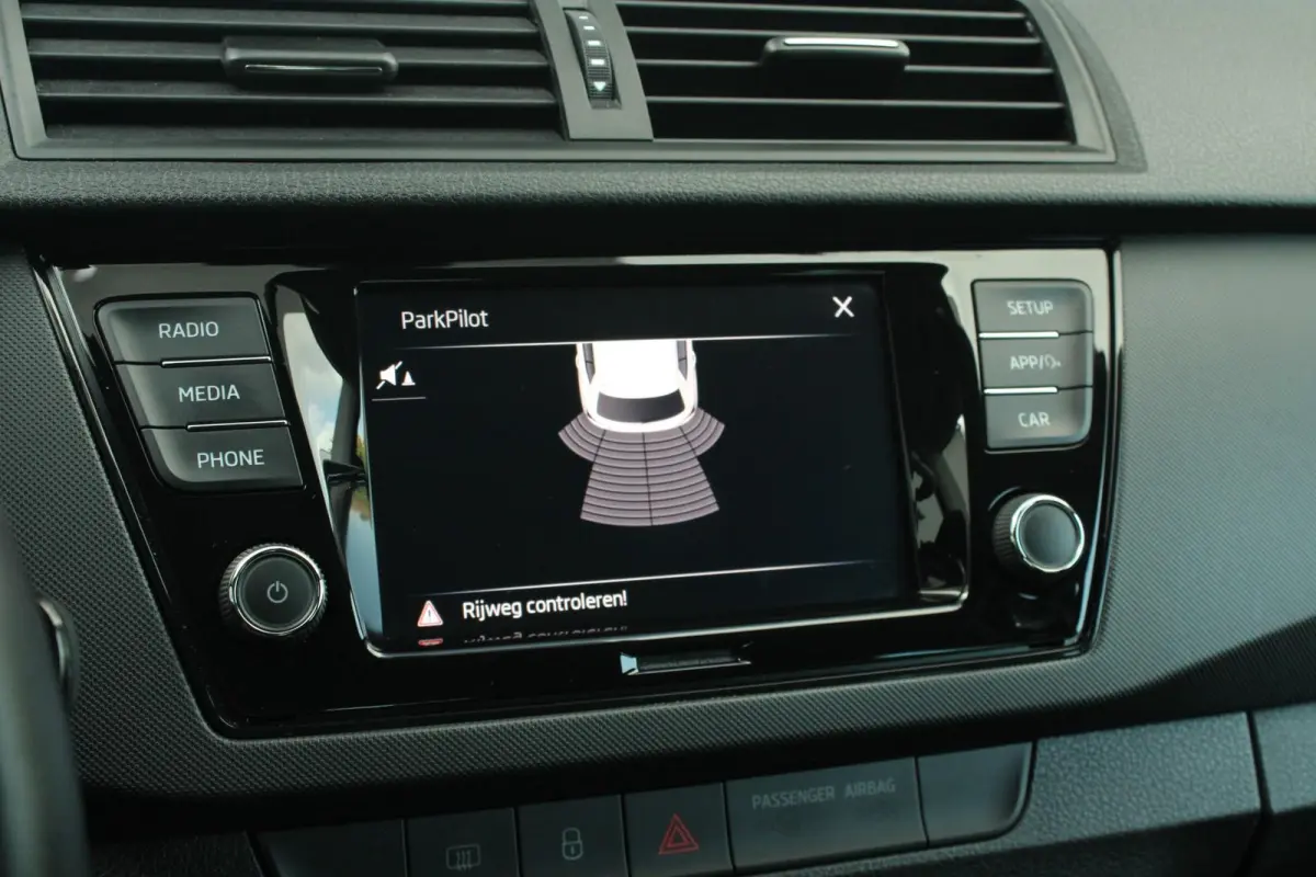 1.0 95pk TSI DSG Ambition | Cruise Control | Climate Control | DAB+ | Apple CarPlay / Android Auto