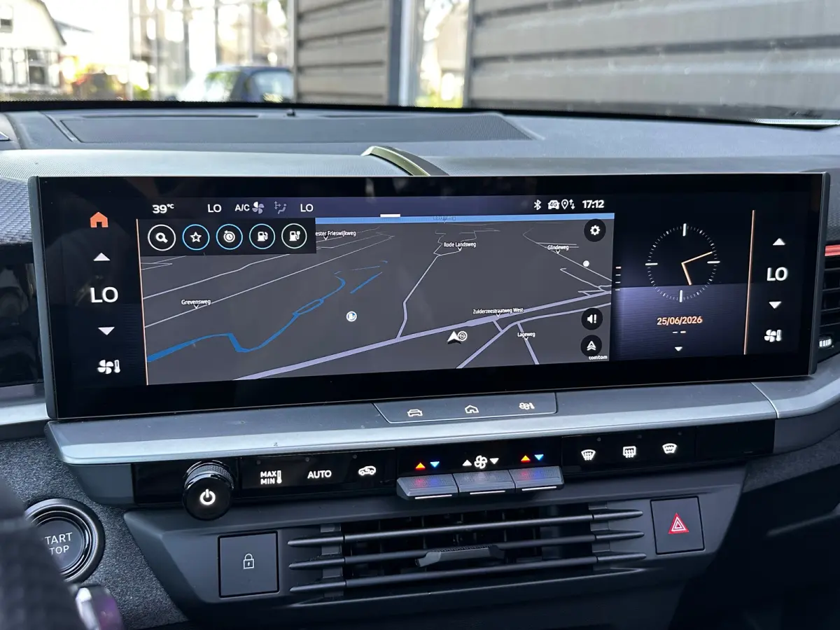 1.6 Turbo 195 PK Plug-in-Hybrid GS |2+6 JAAR GARANTIE| ELEK. GLAZEN SCHUIF-/KANTELDAK| HEAD-UP DISPLAY| FOCAL SOUND| MATRIX LED| ADAPTIEVE CRUISE CONTROL| AGR COMFORTSTOELEN| DODEHOEK DETECT