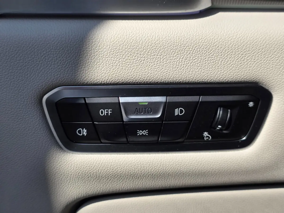 XDrive45e M Sport High Executive | LUCHTVERING | BOWERS | TREKHAAK | PANO | LASER | SOFTCLOSE