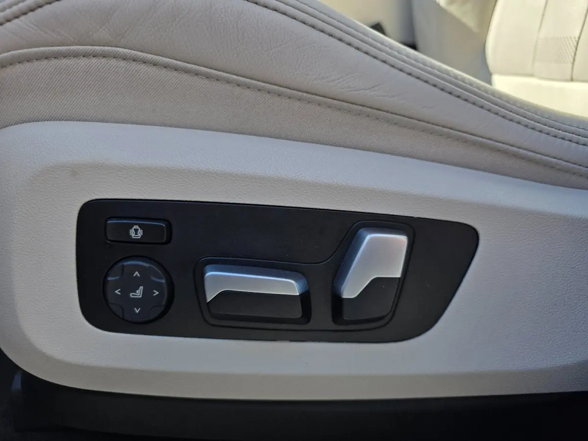 XDrive45e M Sport High Executive | LUCHTVERING | BOWERS | TREKHAAK | PANO | LASER | SOFTCLOSE