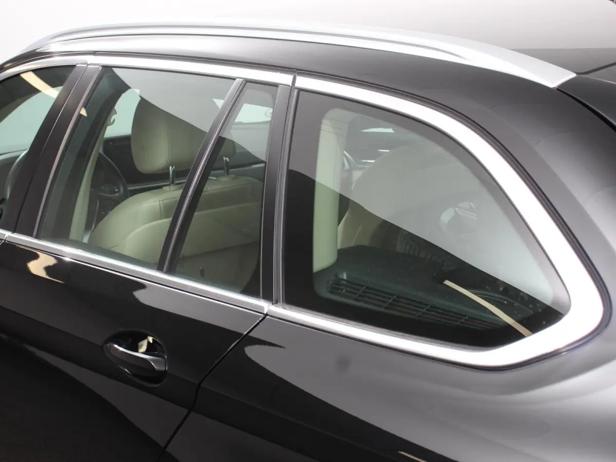 530e High Executive Automaat SoH 88% Trekhaak Leder Navigatie Camera Adaptive Cruise Control Apple Carplay Android Auto Elektrisch Verstelbare Stoelen Stoelverwarming Climate Control Lichtme
