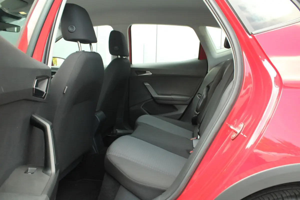 1.0 EcoTSI 95pk Style | DAB | Apple CarPlay/ Android Auto | Parkeersensoren Achter