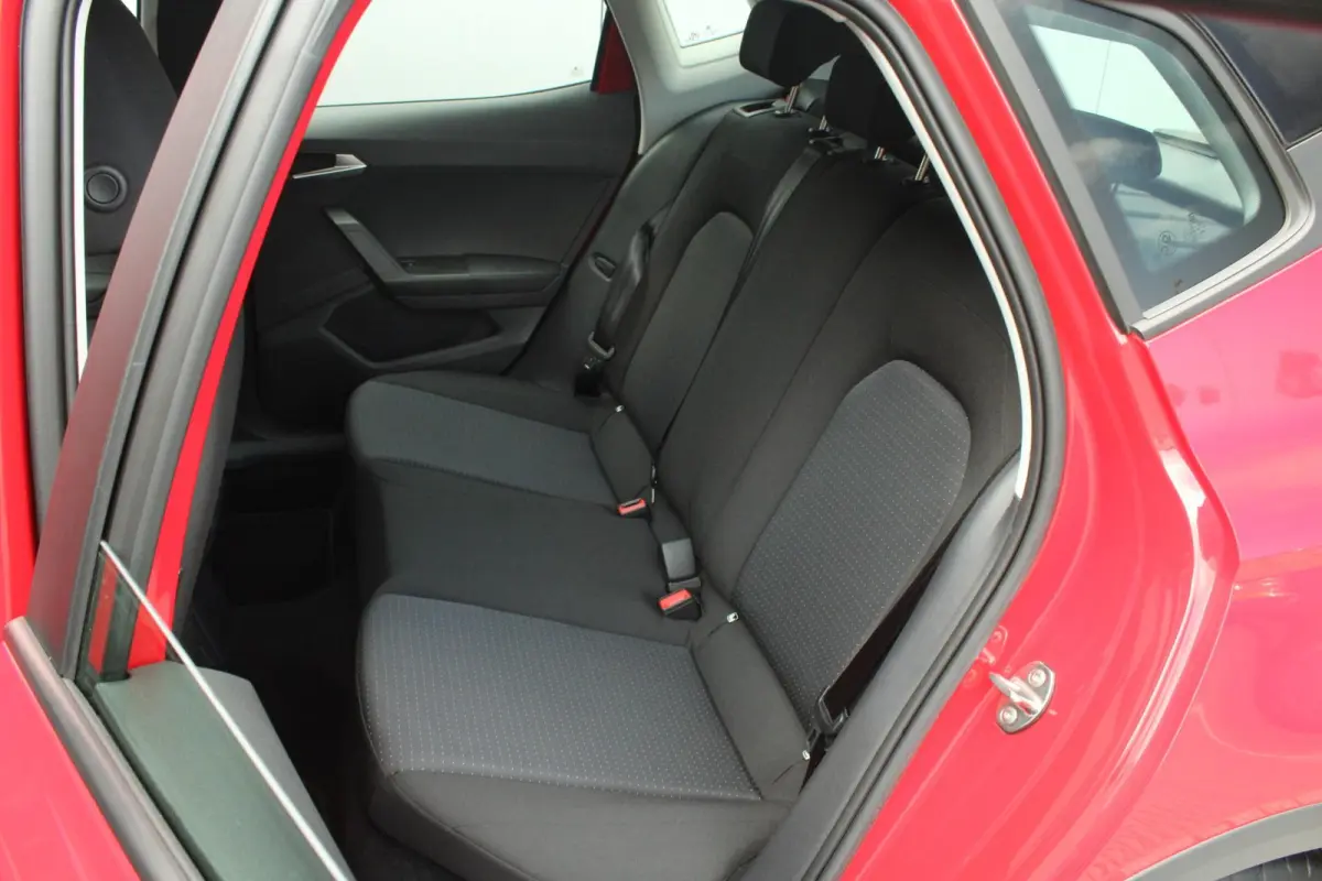 1.0 EcoTSI 95pk Style | DAB | Apple CarPlay/ Android Auto | Parkeersensoren Achter