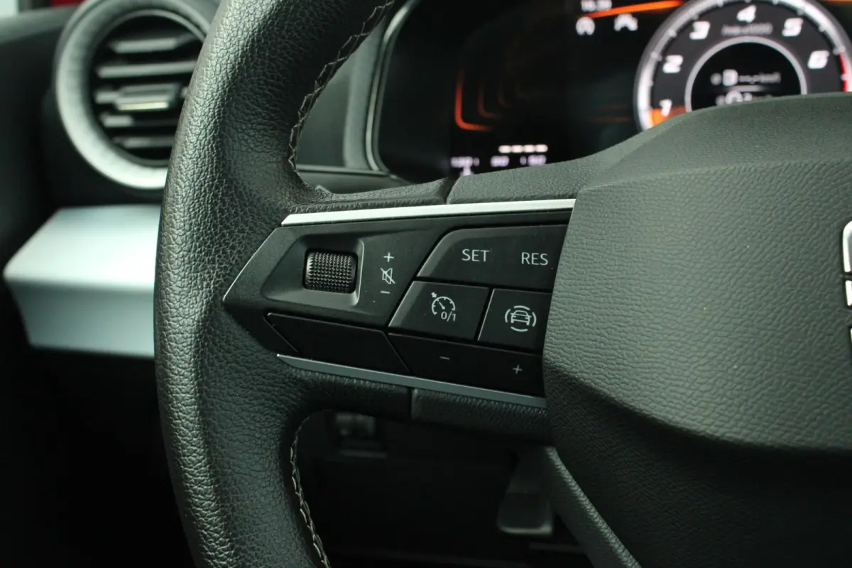 1.0 EcoTSI 95pk Style | DAB | Apple CarPlay/ Android Auto | Parkeersensoren Achter