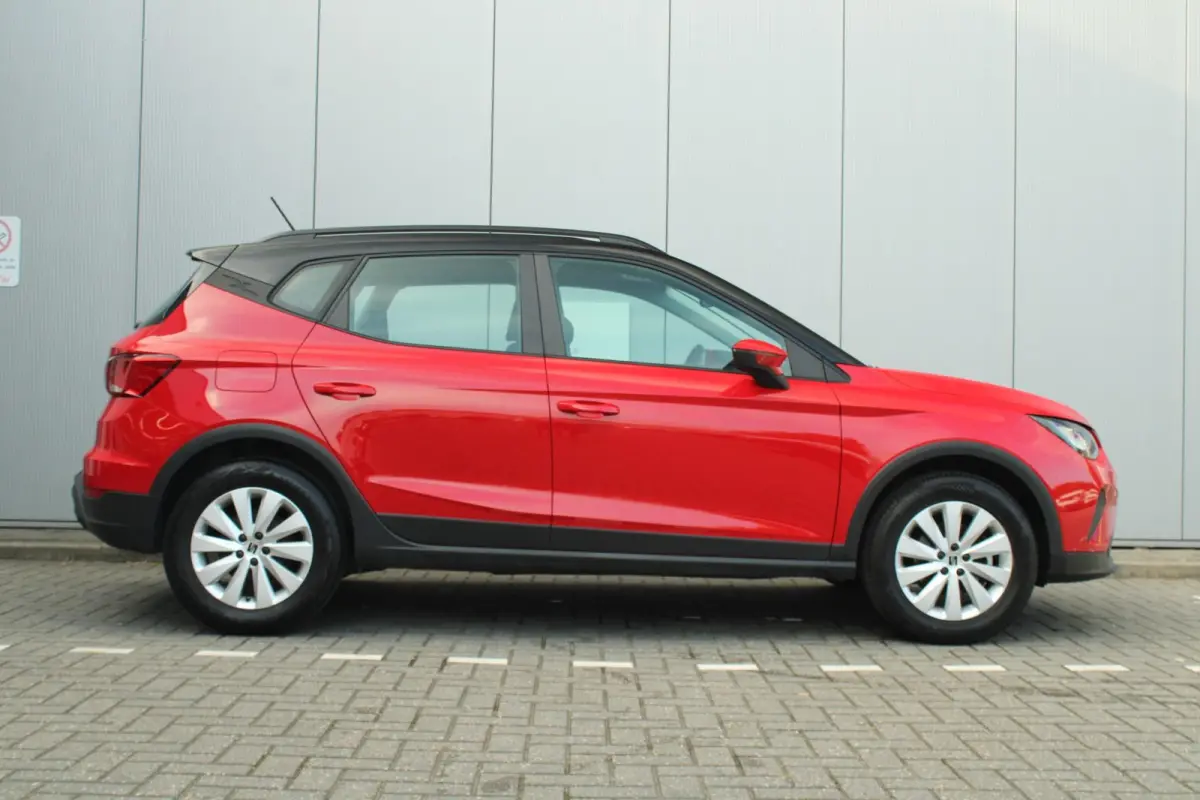1.0 EcoTSI 95pk Style | DAB | Apple CarPlay/ Android Auto | Parkeersensoren Achter