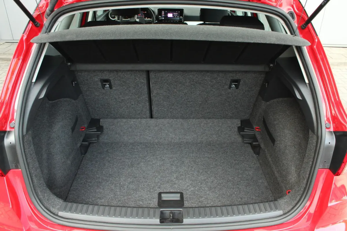 1.0 EcoTSI 95pk Style | DAB | Apple CarPlay/ Android Auto | Parkeersensoren Achter