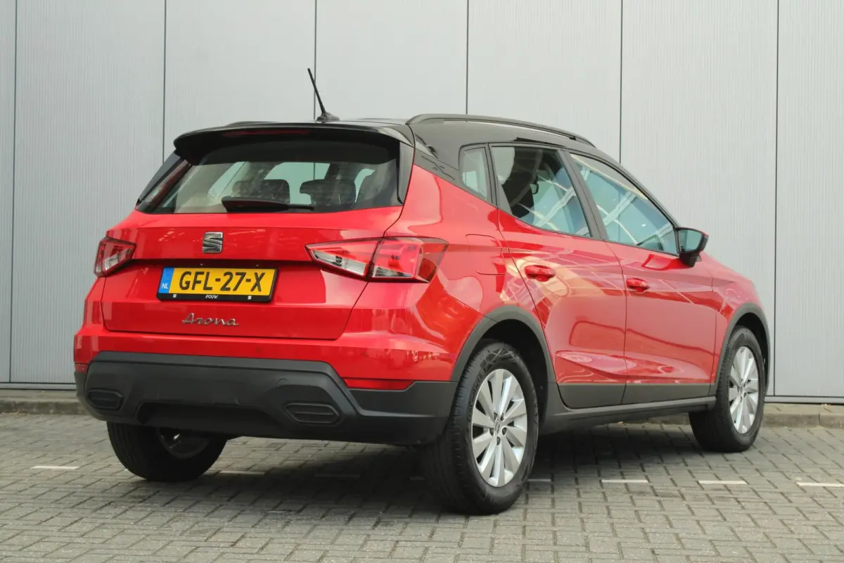 1.0 EcoTSI 95pk Style | DAB | Apple CarPlay/ Android Auto | Parkeersensoren Achter