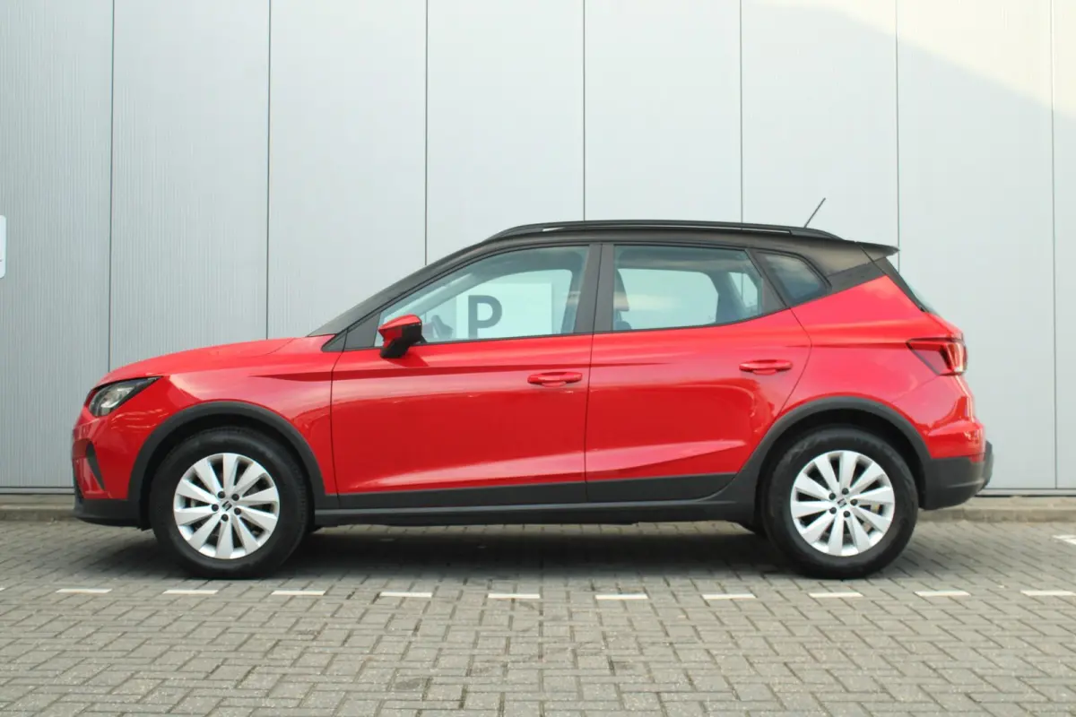 1.0 EcoTSI 95pk Style | DAB | Apple CarPlay/ Android Auto | Parkeersensoren Achter