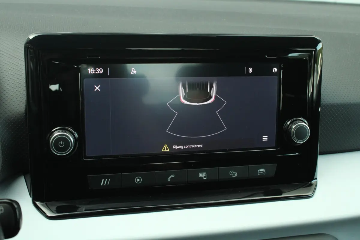 1.0 EcoTSI 95pk Style | DAB | Apple CarPlay/ Android Auto | Parkeersensoren Achter