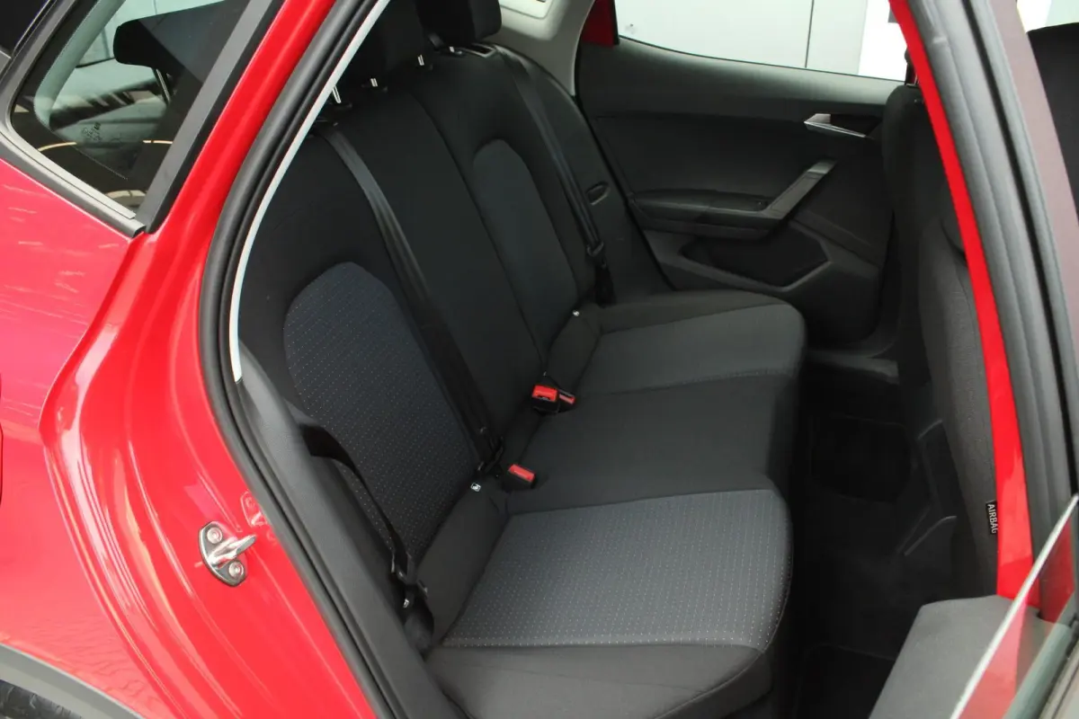 1.0 EcoTSI 95pk Style | DAB | Apple CarPlay/ Android Auto | Parkeersensoren Achter
