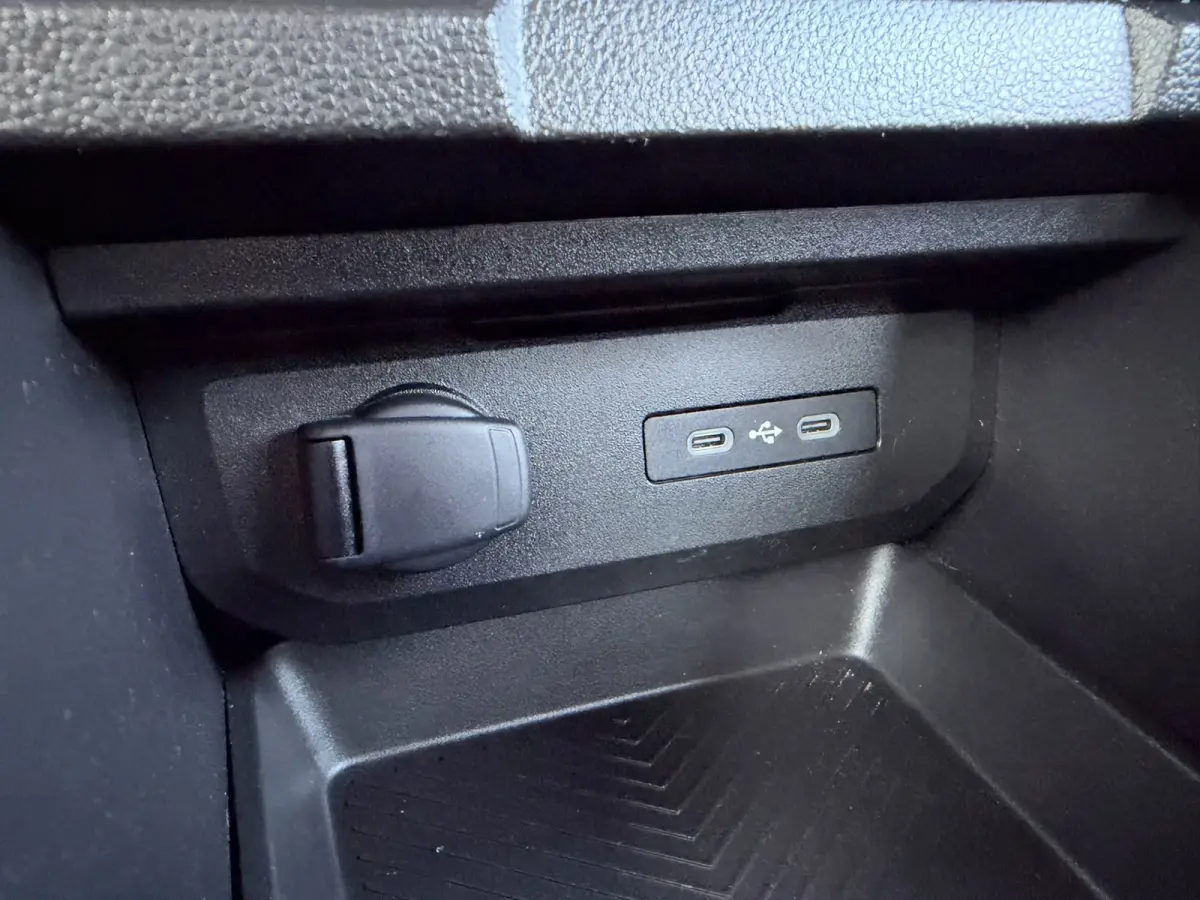 1.6 Hybrid 140 Expression | Apple Carplay | Camera