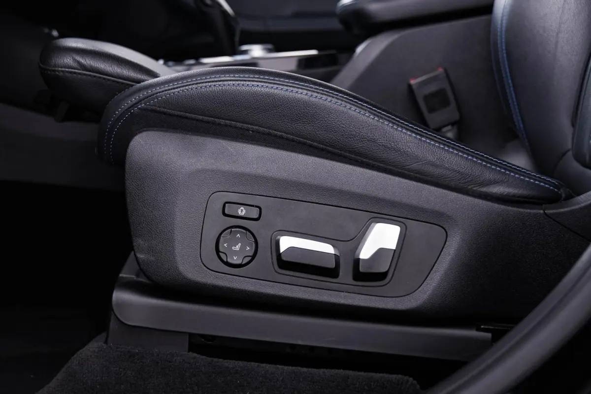 M40i xDrive High Executive Trekhaak - Panoramadak - Harman Kardon - Head-Up Display - Adaptive LED - Driving Assistant Plus - Parking Assistant Plus