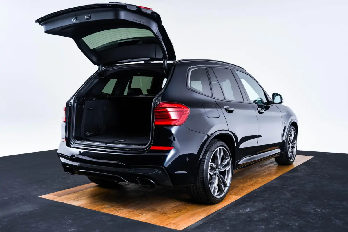 M40i xDrive High Executive Trekhaak - Panoramadak - Harman Kardon - Head-Up Display - Adaptive LED - Driving Assistant Plus - Parking Assistant Plus