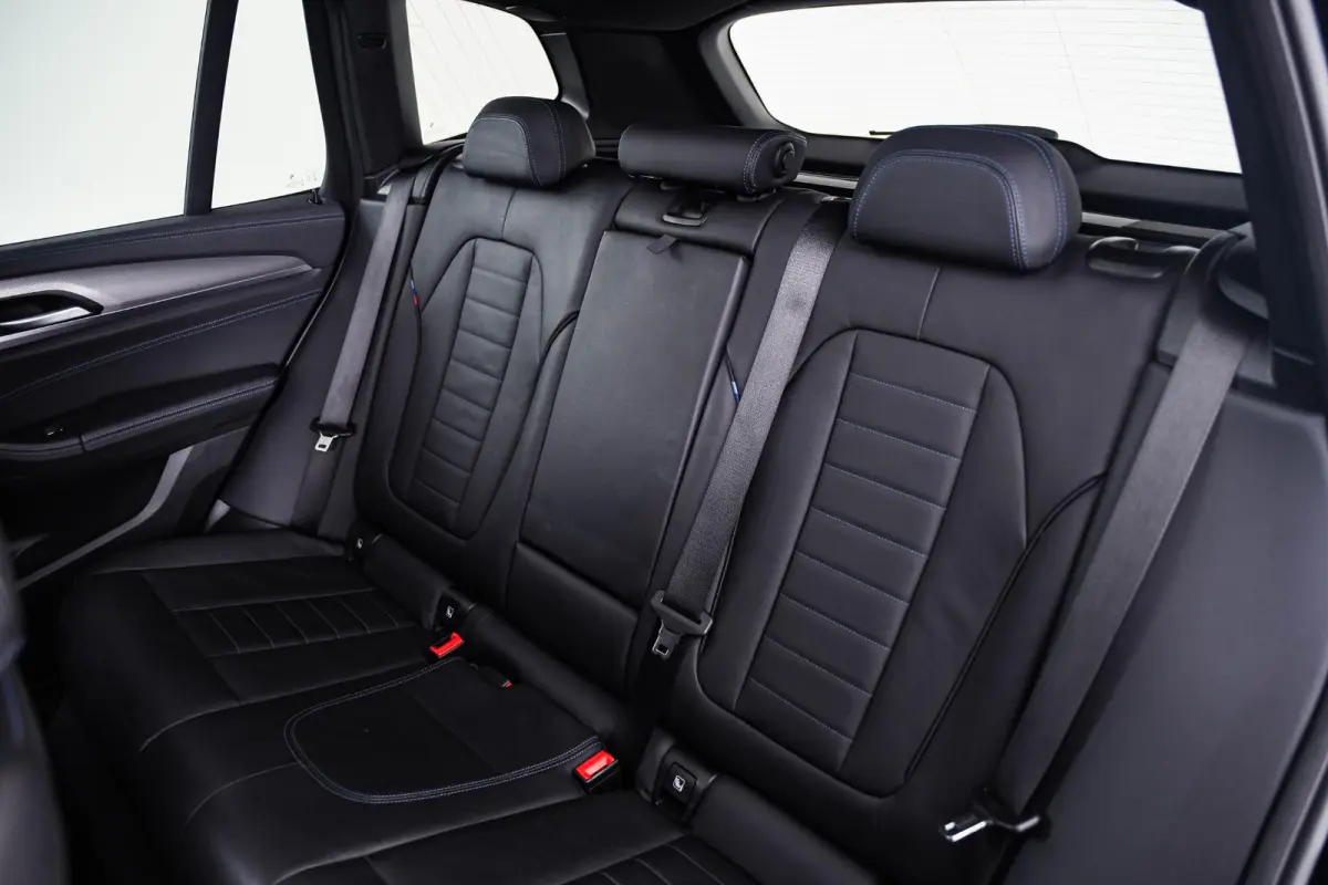M40i xDrive High Executive Trekhaak - Panoramadak - Harman Kardon - Head-Up Display - Adaptive LED - Driving Assistant Plus - Parking Assistant Plus