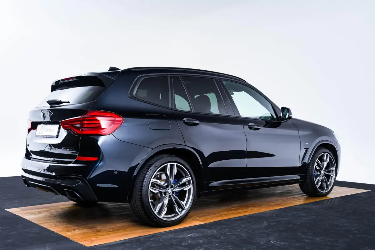 M40i xDrive High Executive Trekhaak - Panoramadak - Harman Kardon - Head-Up Display - Adaptive LED - Driving Assistant Plus - Parking Assistant Plus