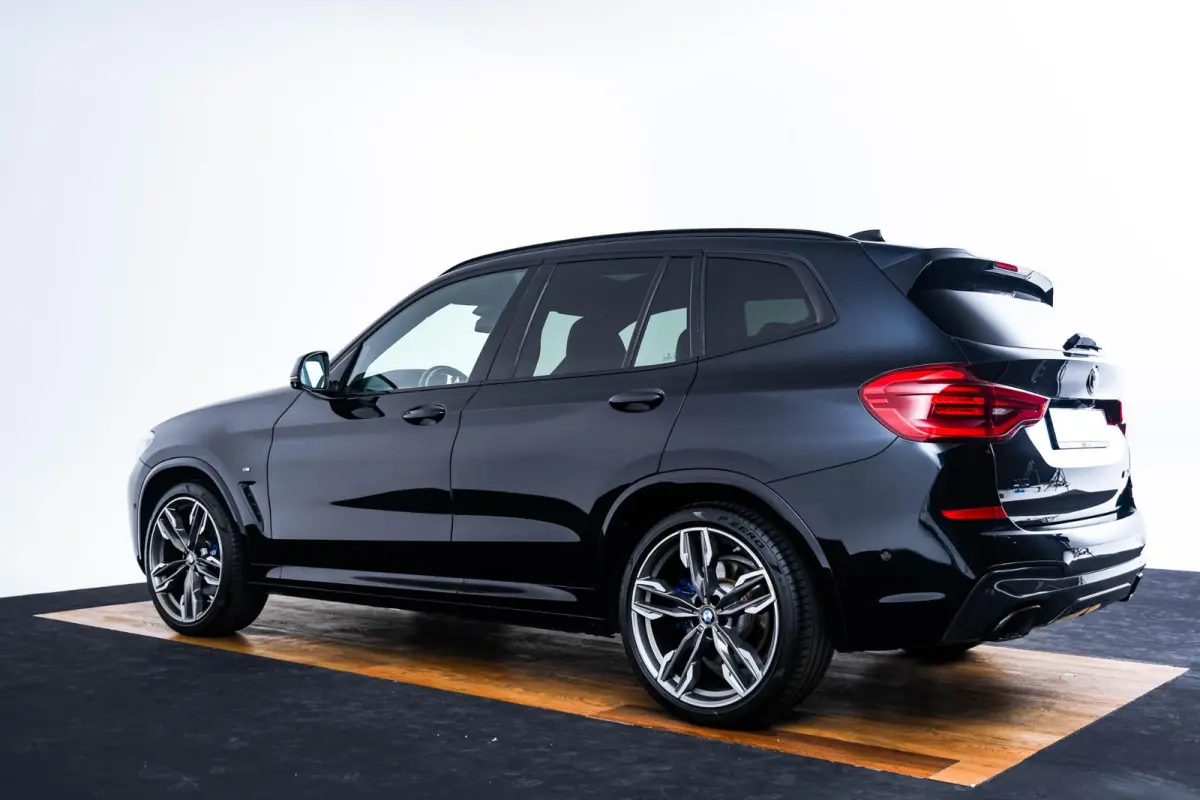 M40i xDrive High Executive Trekhaak - Panoramadak - Harman Kardon - Head-Up Display - Adaptive LED - Driving Assistant Plus - Parking Assistant Plus
