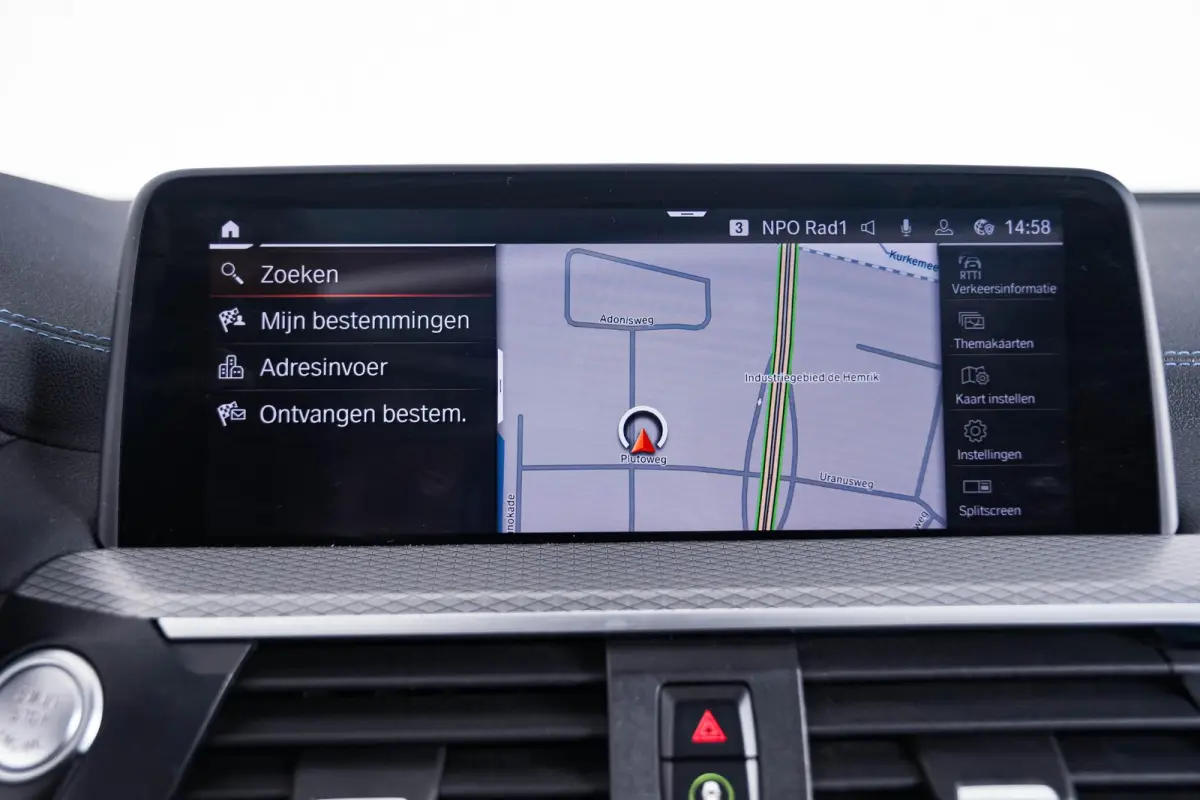 M40i xDrive High Executive Trekhaak - Panoramadak - Harman Kardon - Head-Up Display - Adaptive LED - Driving Assistant Plus - Parking Assistant Plus