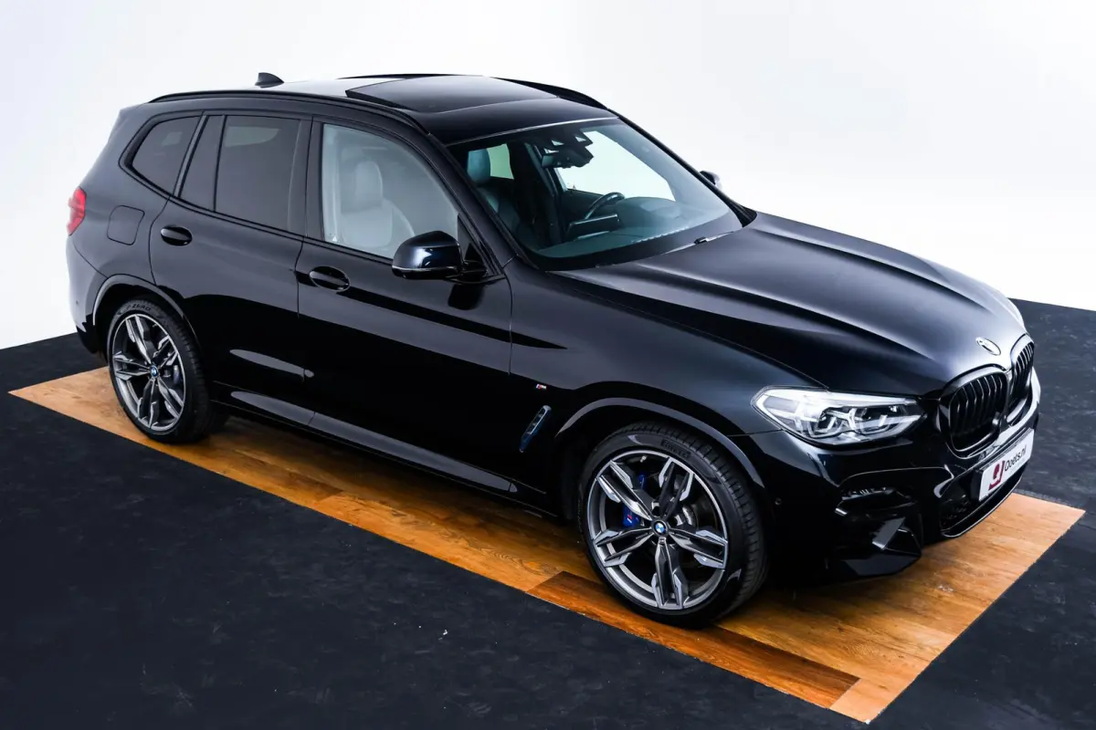 M40i xDrive High Executive Trekhaak - Panoramadak - Harman Kardon - Head-Up Display - Adaptive LED - Driving Assistant Plus - Parking Assistant Plus
