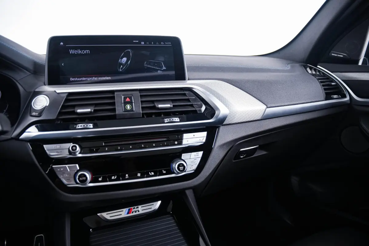 M40i xDrive High Executive Trekhaak - Panoramadak - Harman Kardon - Head-Up Display - Adaptive LED - Driving Assistant Plus - Parking Assistant Plus