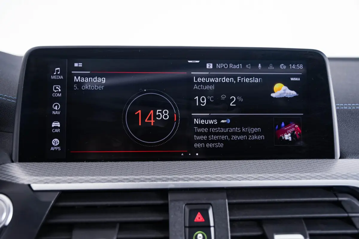 M40i xDrive High Executive Trekhaak - Panoramadak - Harman Kardon - Head-Up Display - Adaptive LED - Driving Assistant Plus - Parking Assistant Plus