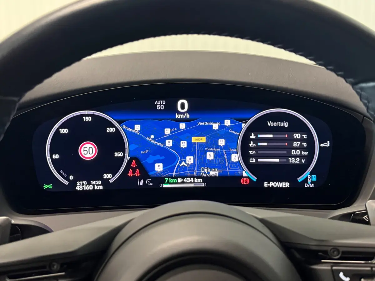 2.9 4 E-Hybrid | SPORT CHRONO | PANO | HUD | 360 CAMERA