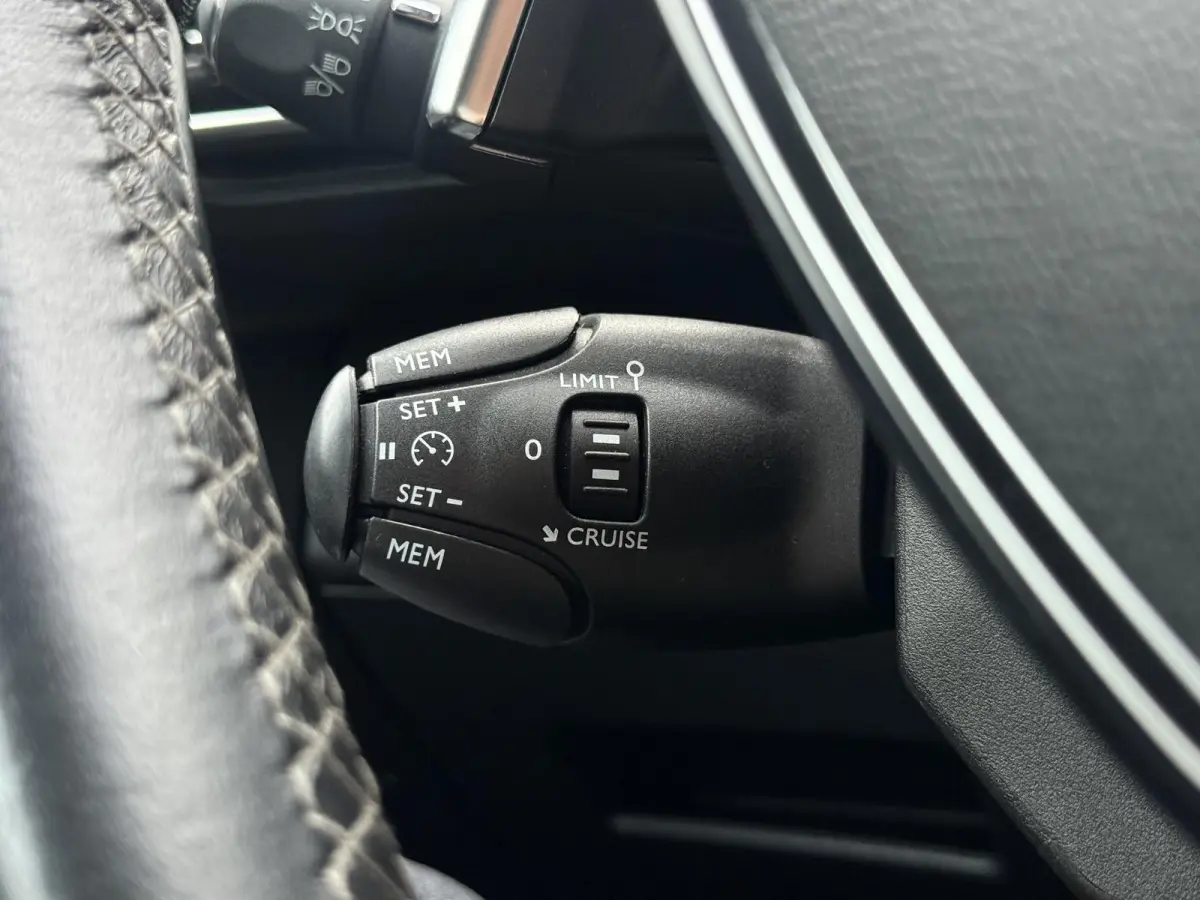 1.2 PureTech Allure 7-Zits|2e Eigenaar|Navi|Camera|D-riem vv in 2024|Cliam|Cruise|i-Cockpit|Carplay|N.A.P|APK tot 08-2027