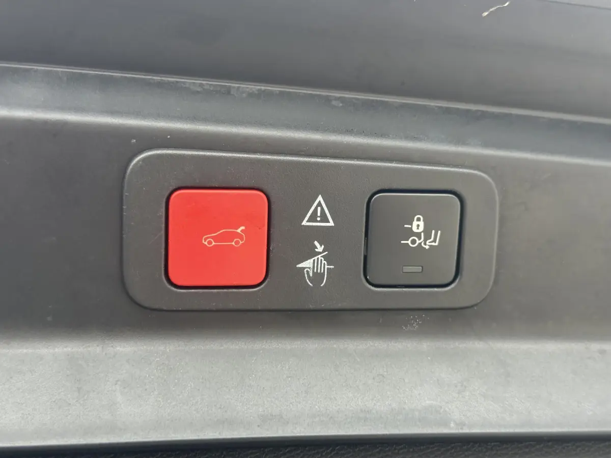 1.2 PureTech Allure 7-Zits|2e Eigenaar|Navi|Camera|D-riem vv in 2024|Cliam|Cruise|i-Cockpit|Carplay|N.A.P|APK tot 08-2027