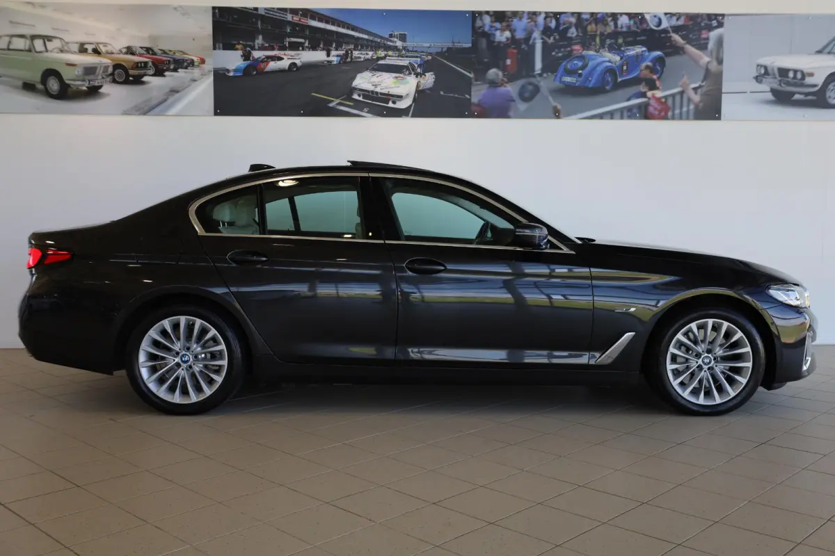 520e Driving Assistant | Panoramadak | Laserlight | HiFi | Comfortstoelen