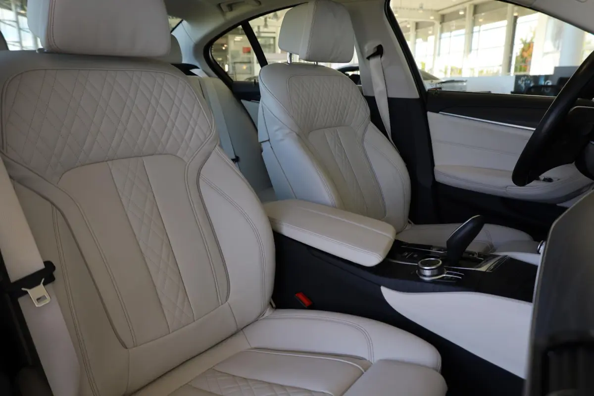 520e Driving Assistant | Panoramadak | Laserlight | HiFi | Comfortstoelen