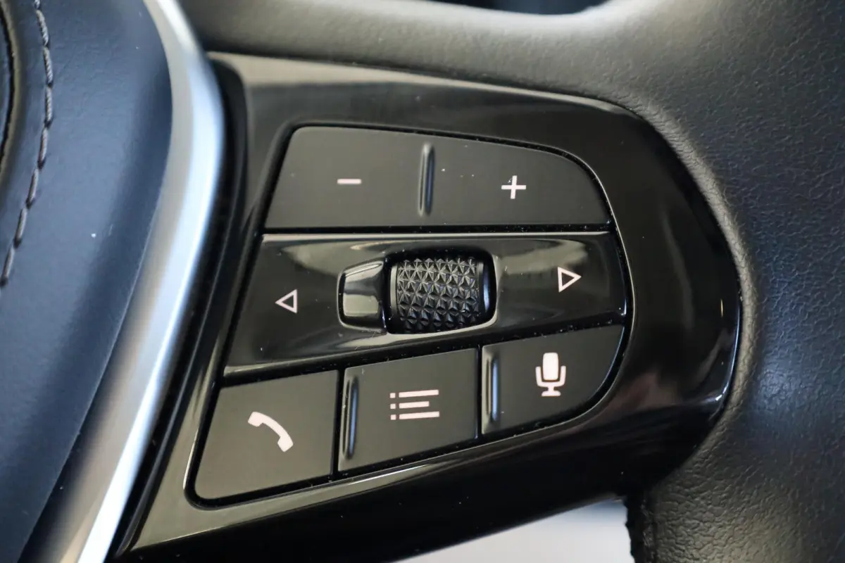 520e Driving Assistant | Panoramadak | Laserlight | HiFi | Comfortstoelen