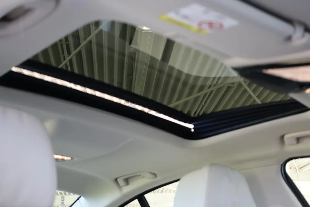 520e Driving Assistant | Panoramadak | Laserlight | HiFi | Comfortstoelen