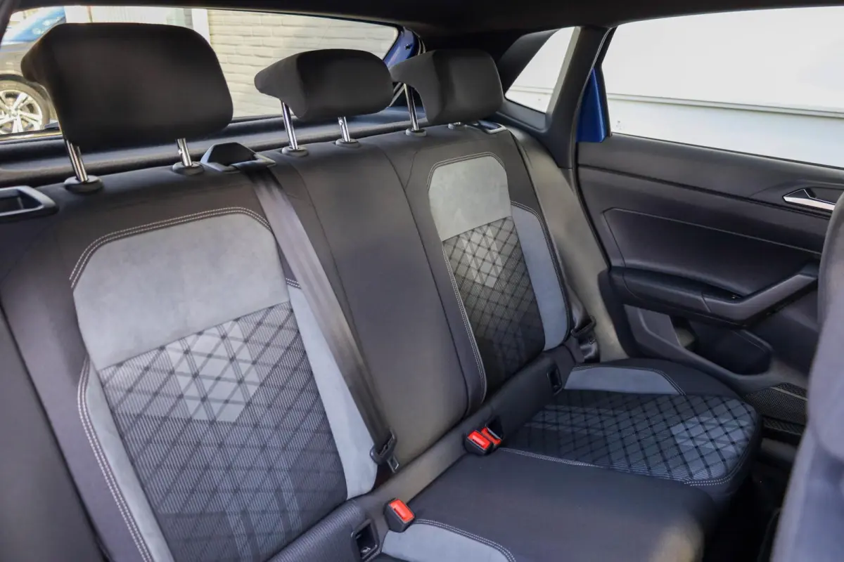 1.0 TSI 95pk R-Line | Parkeersensoren | ACC | Apple Carplay/Android Auto