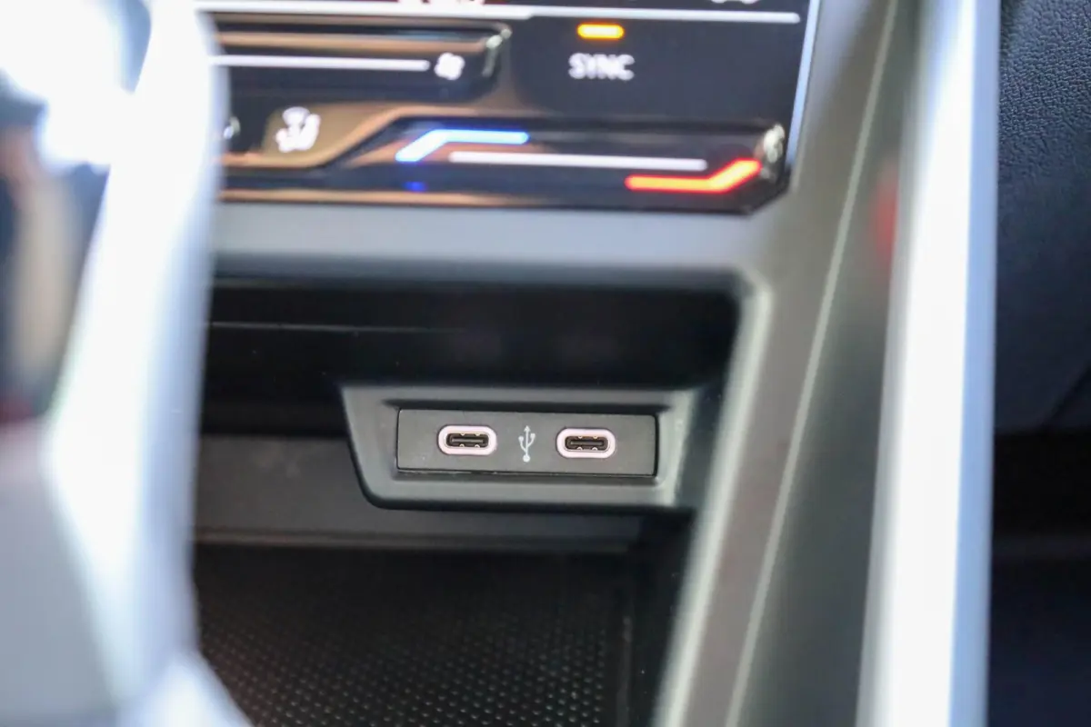 1.0 TSI 95pk R-Line | Parkeersensoren | ACC | Apple Carplay/Android Auto