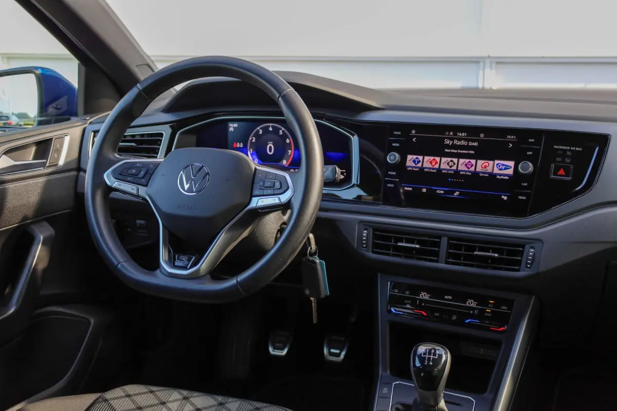 1.0 TSI 95pk R-Line | Parkeersensoren | ACC | Apple Carplay/Android Auto