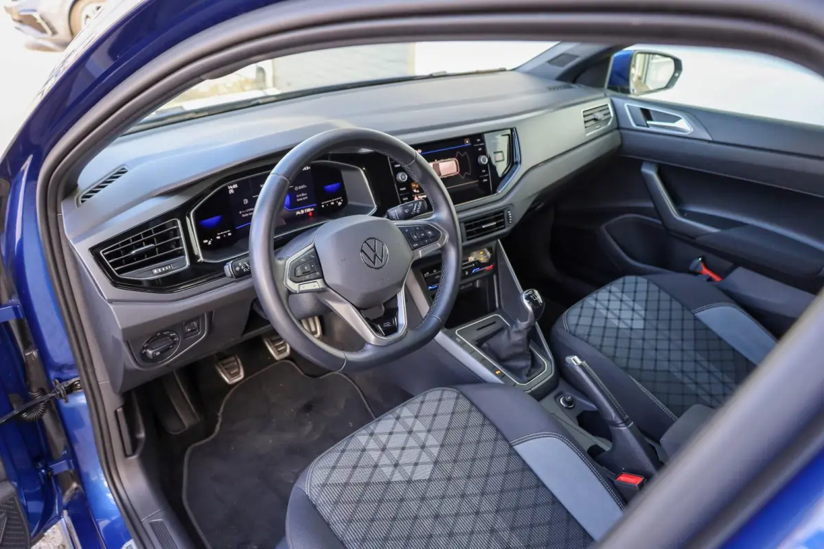 1.0 TSI 95pk R-Line | Parkeersensoren | ACC | Apple Carplay/Android Auto